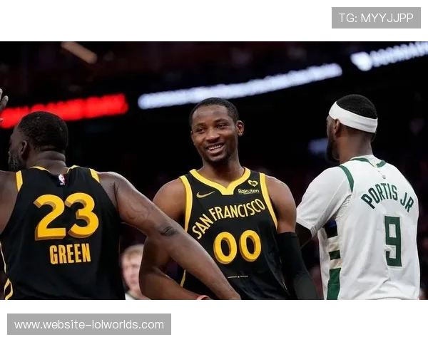 勇士防守体系崩盘，科尔调整阵容效果不佳